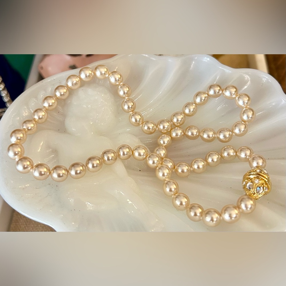 Exquisite Nolan Miller 18" Pearls with Pave Egg Clasp